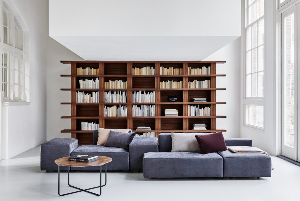 Interieurstylist Overijssel woonkamer met boekenkast